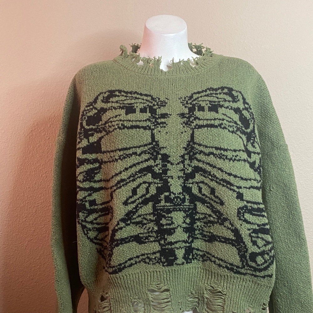 ROMWE camo green and black skeleton front graphic distressed oversize sweater L